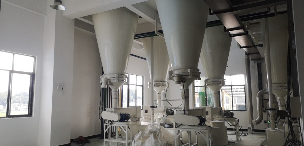 The detergent powder production line with an annual output of 80,000 tons was put into operation