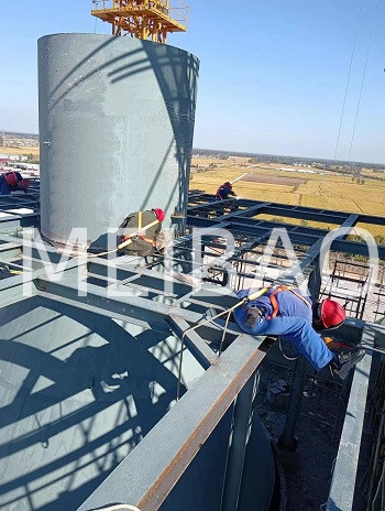 The detergent powder production line with an annual output of 200,000 tons is under construction